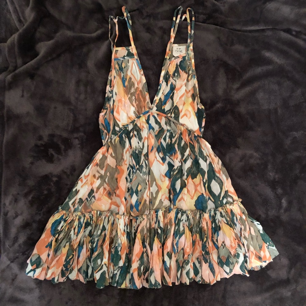 SMALL FREE PEOPLE PATTERNED DRESS W/ SIDE SLIT
